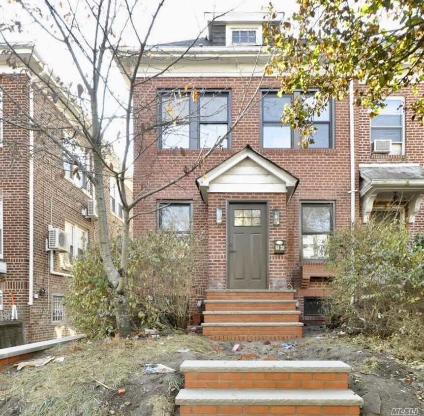 Foto principal - 68-28 Dartmouth St