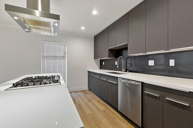 Foto del edificio - 4631 Pickford St