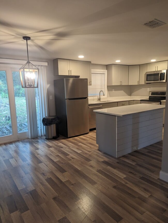 Building Photo - Completely Renovated Home
