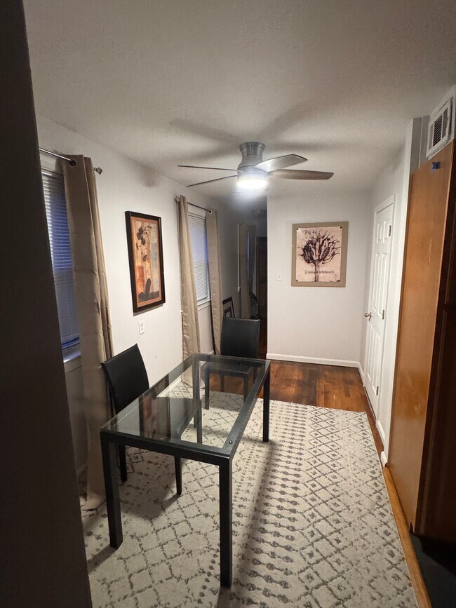 Foto del edificio - 1110 16th St NE