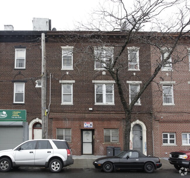 Foto del edificio - 18-64 Flushing Ave