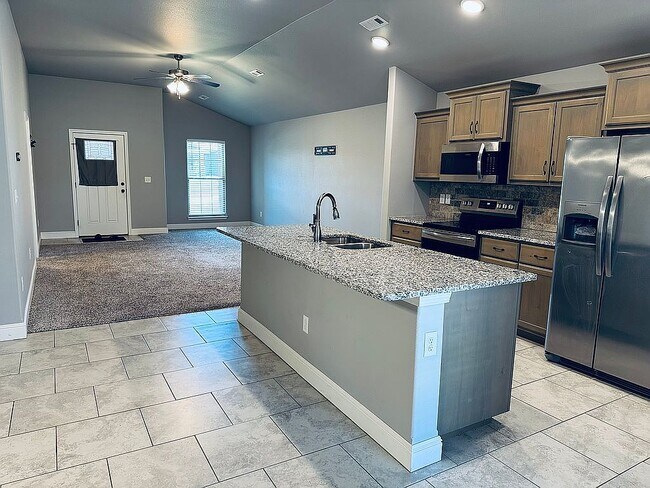 Foto del edificio - 5904 NW Meade St