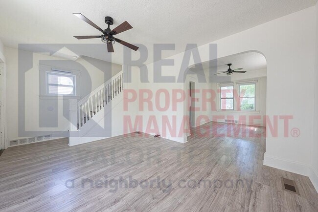 Building Photo - 3601 E 104th St