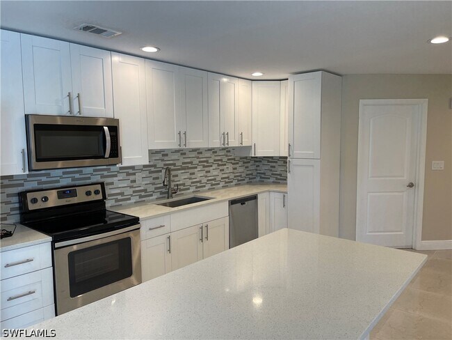 Foto del edificio - 255 Pine Valley Cir