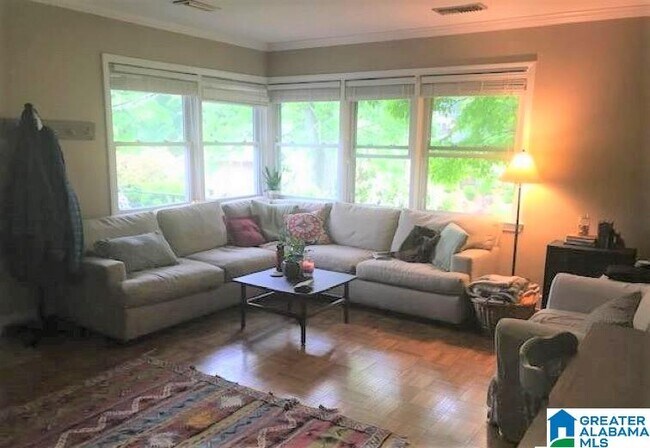 Foto del edificio - 700 Shades Creek Pkwy