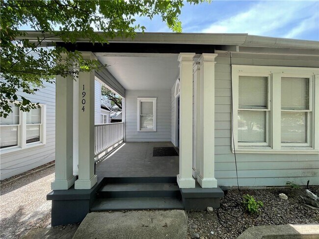 Building Photo - 1904 David St