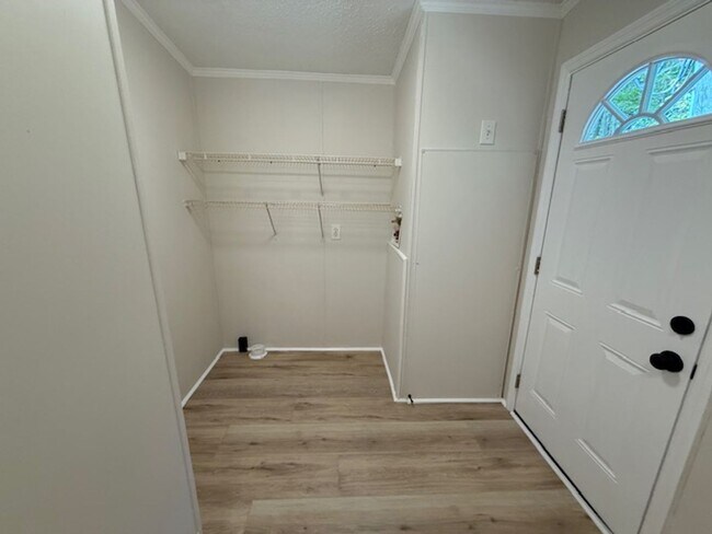 Foto del edificio - 901 Green Meadow Dr