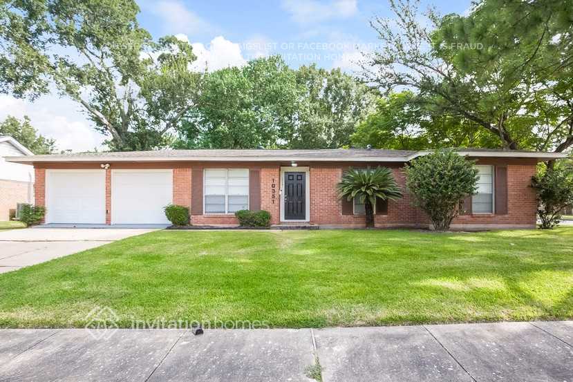 Primary Photo - 10351 Carlow Ln