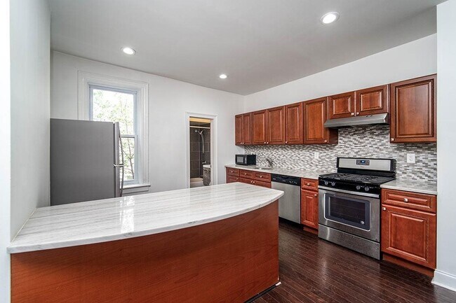 Foto del edificio - 232 Van Horne St