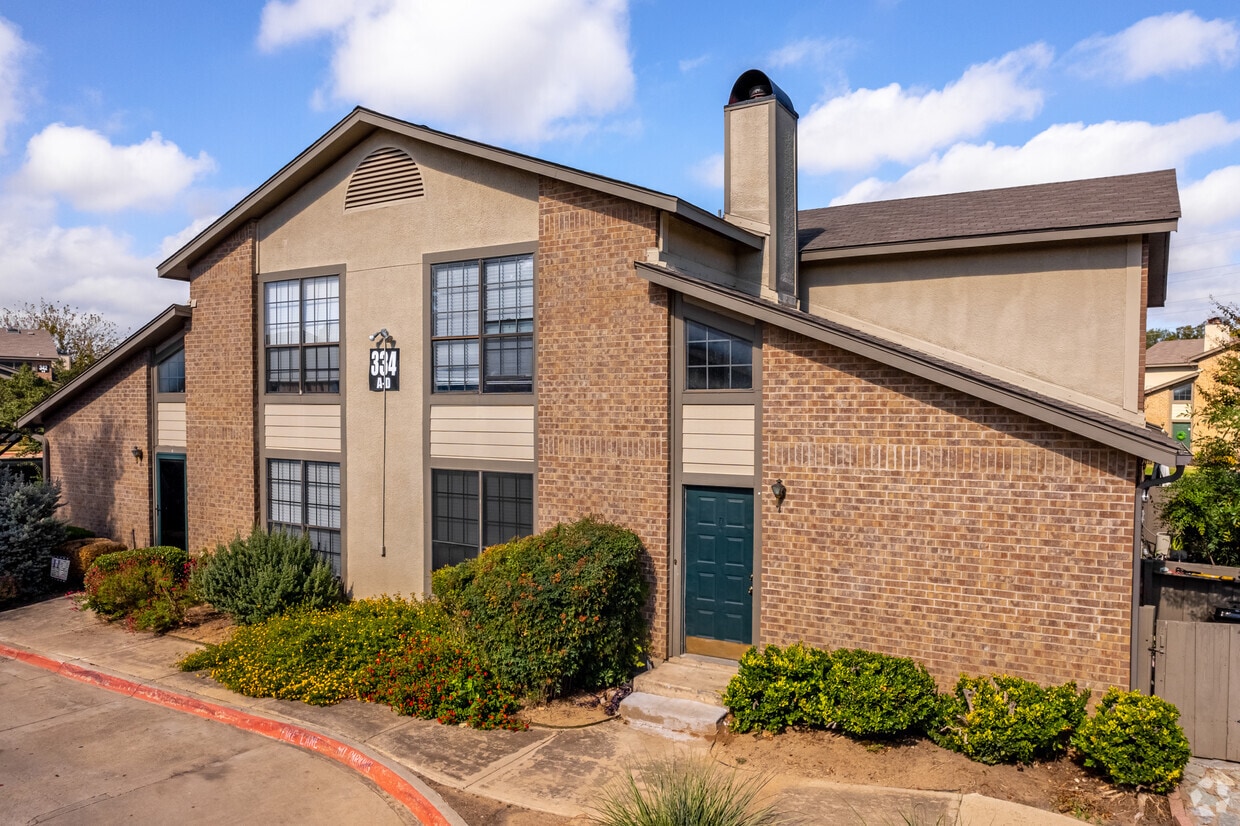 Primary Photo - Country Greene Townhomes