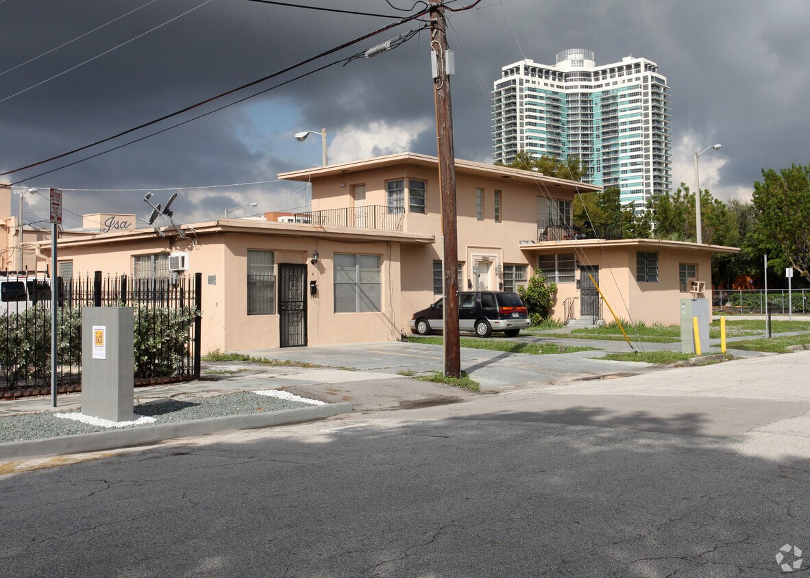 Foto del edificio - 2950 NE 2nd Ct