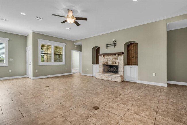 Building Photo - 15628 Shady Brook Ln