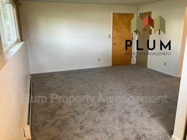Building Photo - 802 Spartan Dr