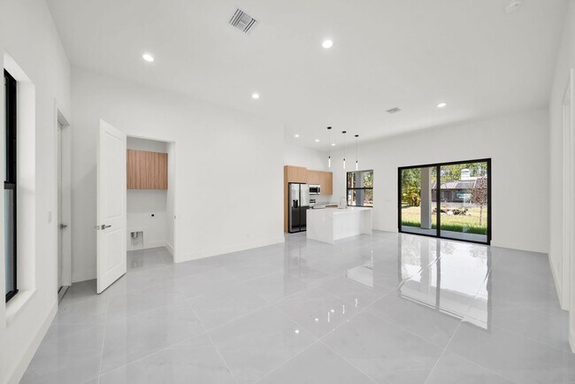 Foto del edificio - Be the first in occupy this 2025 constructed home in the city of North Port,FL! Qualify for a dep...