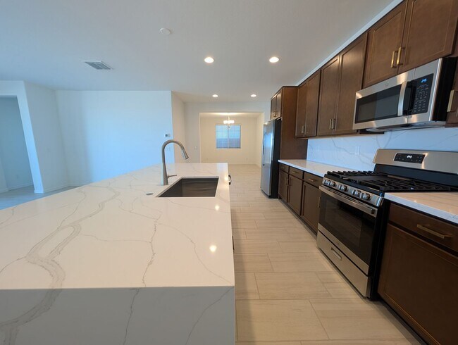 Foto del edificio - 4 Bedroom 3 Bathroom Home