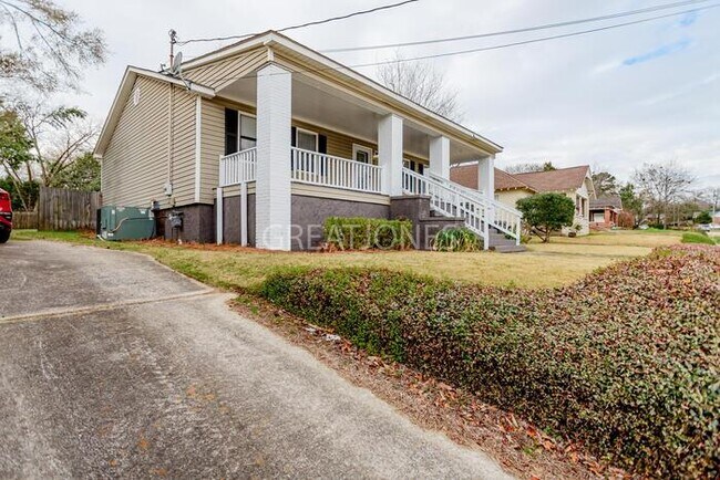 Building Photo - 2303 Summerville Rd
