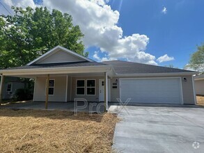 Building Photo - 814 Hillside Dr
