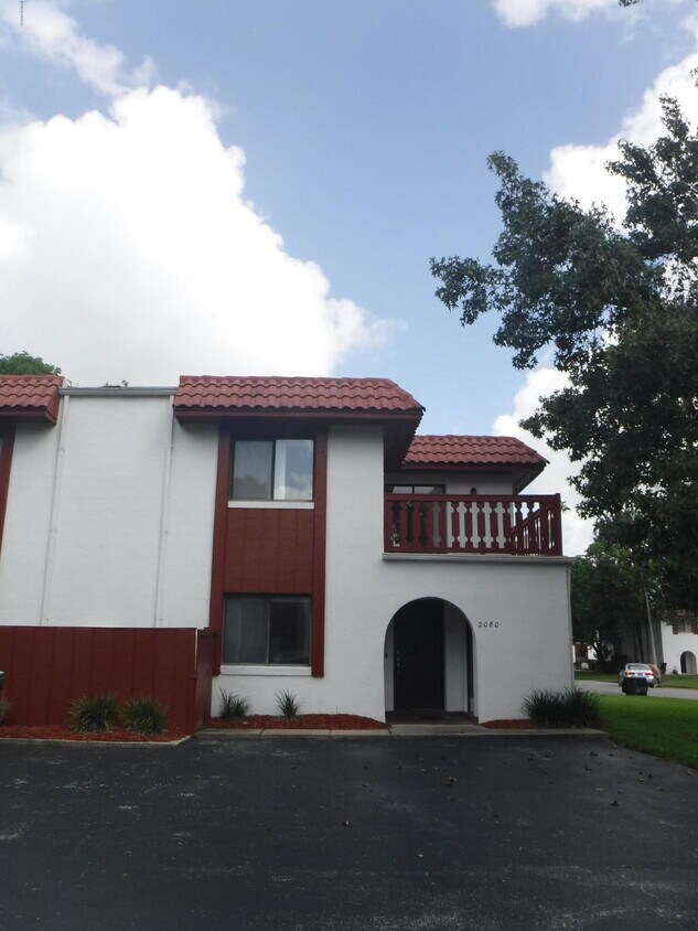 Primary Photo - 2080 Oak Meadow Cir