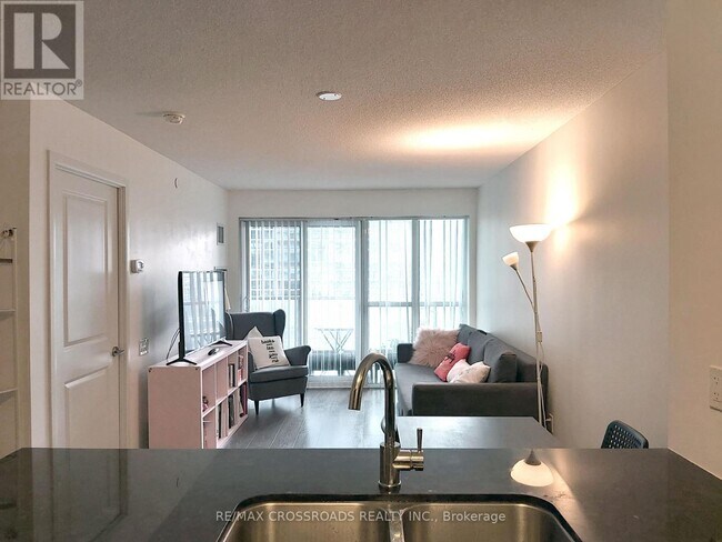Photo du bâtiment - 5162 Yonge St