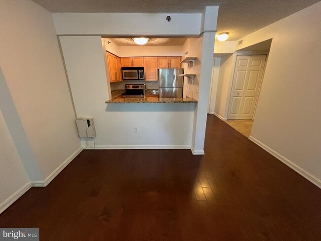 Building Photo - 10101 Grosvenor Pl