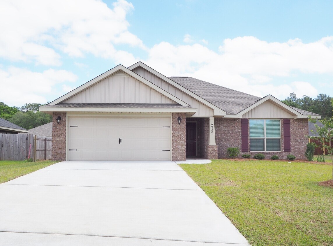 Primary Photo - Cozy home in Copperwood Subdivision!