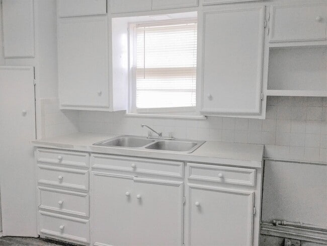 Building Photo - 1 bed 1 bath Close to Texas Tech