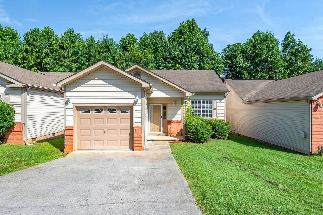 10635 Bitterroot Way, Knoxville, TN 37932 House Rental in Knoxville