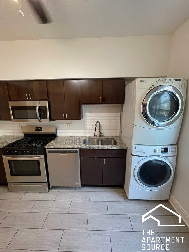 Foto del edificio - 1544 W Birchwood Ave