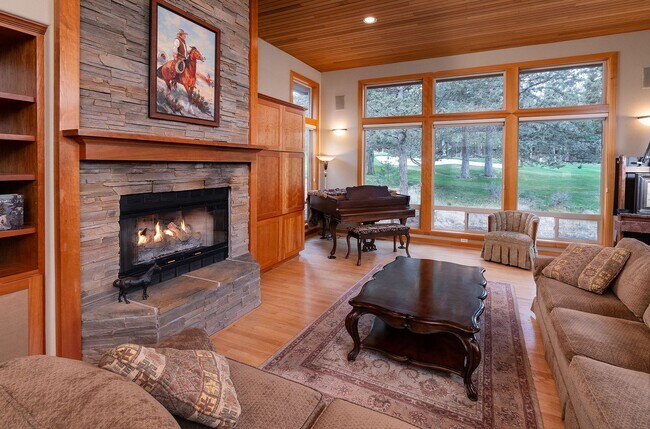 Foto del edificio - Move in special $1000 off first months ren...