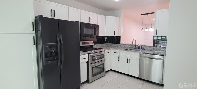 Foto del edificio - 1408 Locust Ct