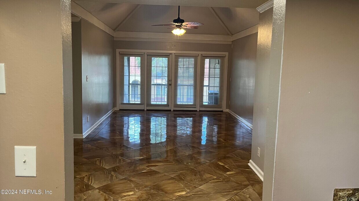 3865 Campenero Ct Unit 8, Jacksonville, FL 32217 Room for Rent in