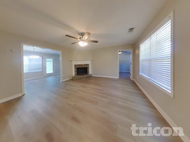 Building Photo - 27 Pleasant Forest Dr