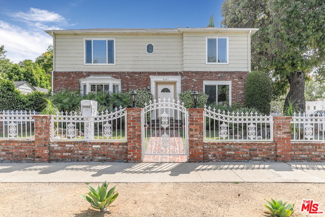 Foto principal - 2201 Manning Ave