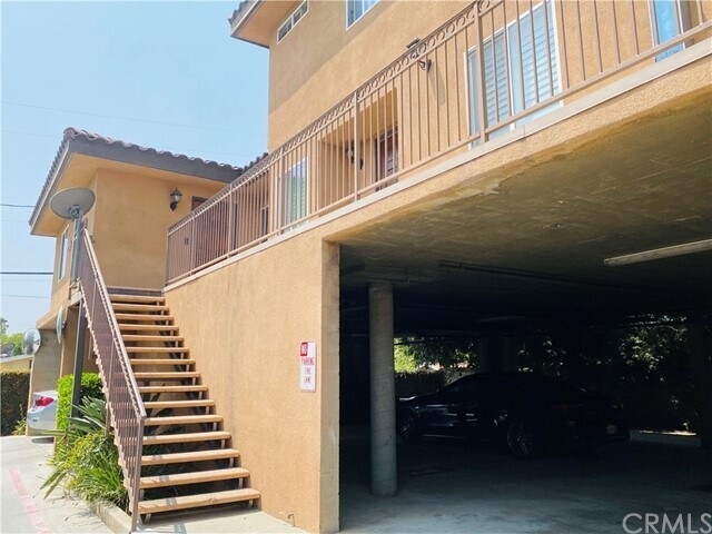 Building Photo - 2061 Mountain Ave
