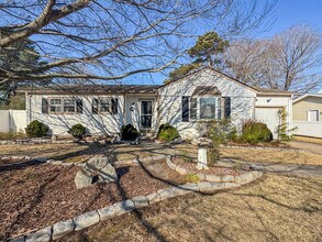 Building Photo - 143 Hill Prince Rd