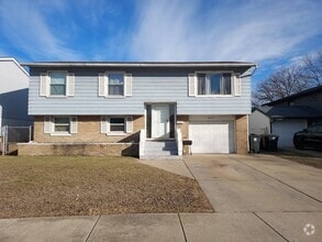 Building Photo - 4417 Arbutus Ln