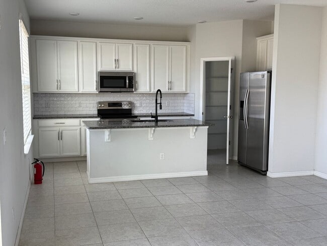 Building Photo - Stunning 2 story home in Ocoee