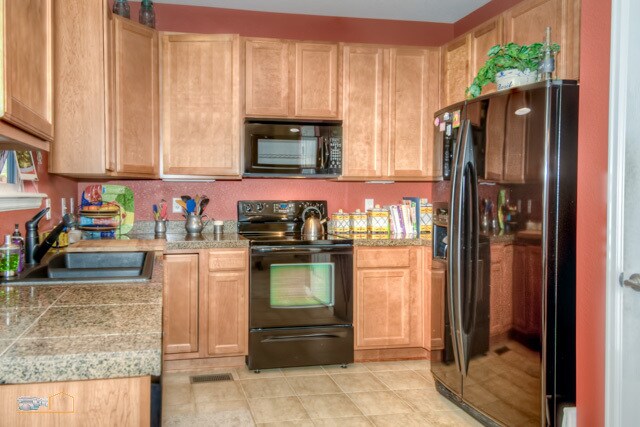 Foto del edificio - BEAUTIFUL 2 BED/2.5 BATH HOME IN CENTRAL L...