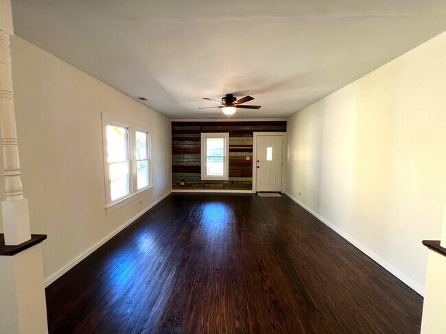 Foto del edificio - 914 Back St