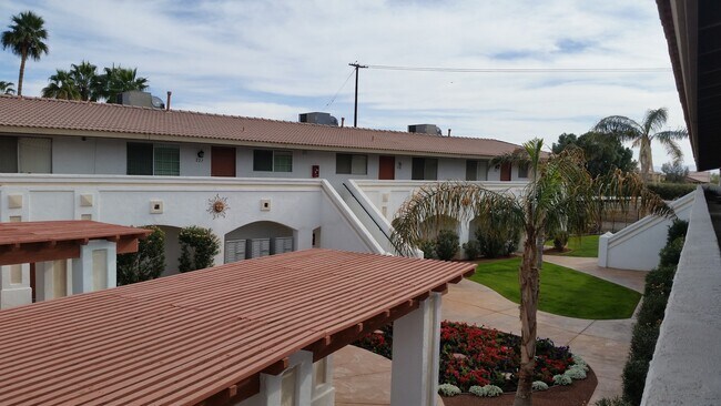 Building Photo - 2095 Cottonwood Cir