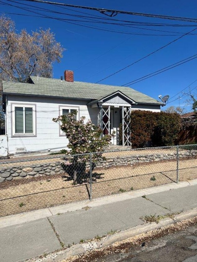 <b>Two Bedroom Conveniently located in Cen... - Two Bedroom Conveniently located in Cen...
