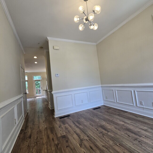 Foto del edificio - 5 Bedroom and 4.5 Baths. This home has it ...