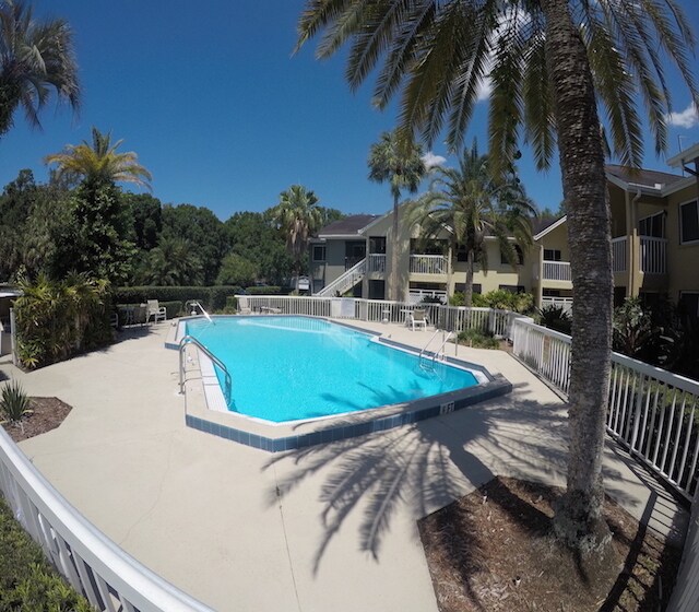 Foto del edificio - 1914 W Waters Ave