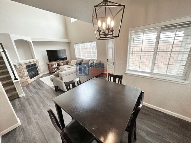 Foto del edificio - 1325 S Chambers Rd