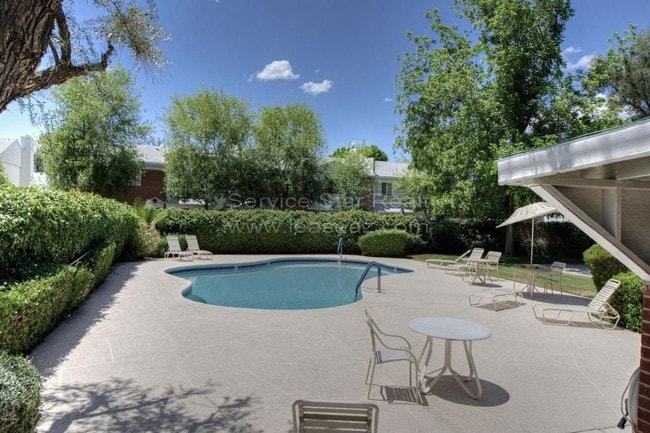 Building Photo - Beautiful  Arcadia Townhome wont last