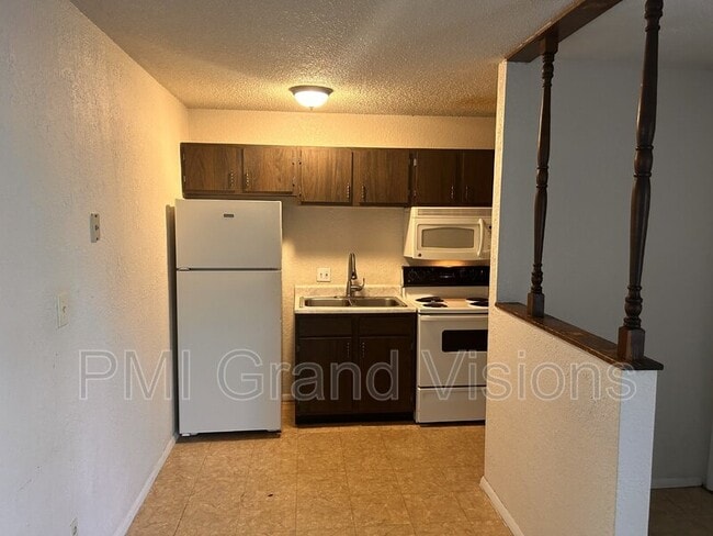 Building Photo - 1305 18th St