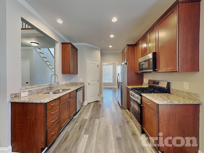 Building Photo - 3020 Plantation Glen Dr