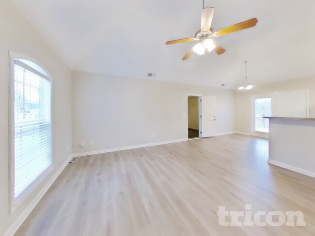 Foto del edificio - 414 Niagra Ln