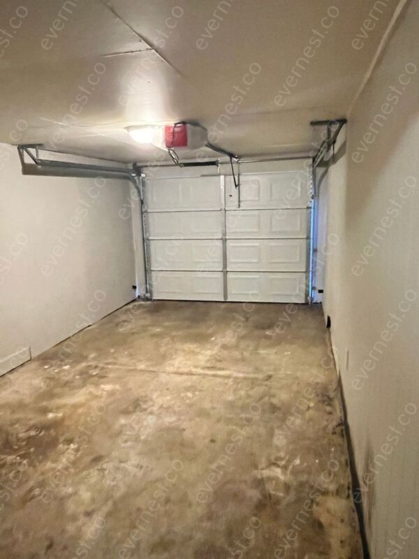 Building Photo - 5757 Iroquois Dr