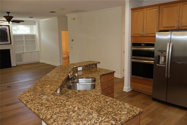 Building Photo - 2823 W Bay Haven Dr